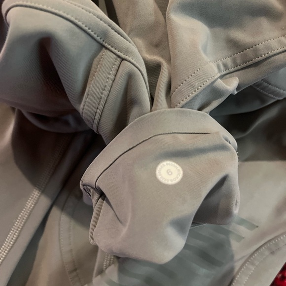 Lululemon Athletica Rogue Renegade High Waisted Leggings. Size 6 - Picture 2 of 16